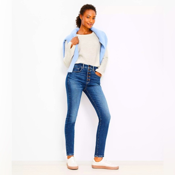 LOFT Size 27/4 Button Front High Rise Skinny Jeans in Classic Mid Wash - Picture 1 of 7